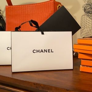 COPY - Chanel gift bag